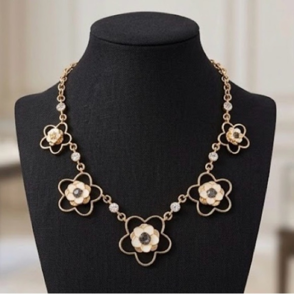 Rare kate spade Gold-Tone Floral Link Necklace with Crystal Accents